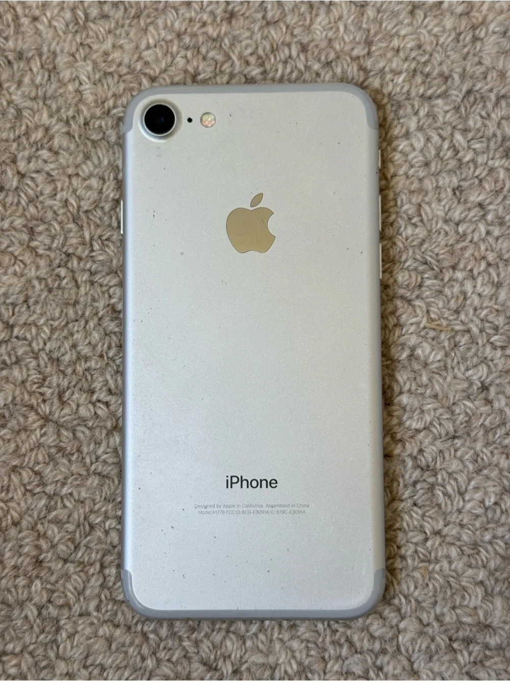 Apple iPhone 7 with White Front and Gold Trim